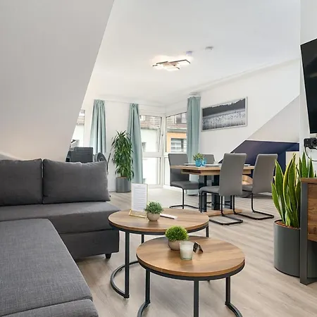 Federnest - Luxus-studio - Kingsize Boxspringbett - Home-office Mit Monitor Und Drucker - 11 Min Hbf * 杜伊斯堡