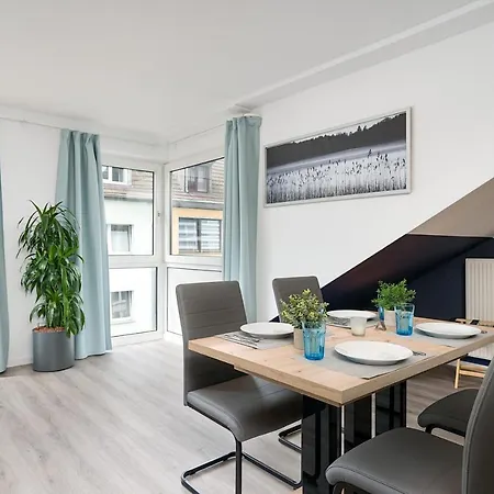 Federnest - Luxus-studio - Kingsize Boxspringbett - Home-office Mit Monitor Und Drucker - 11 Min Hbf * דיסבורג