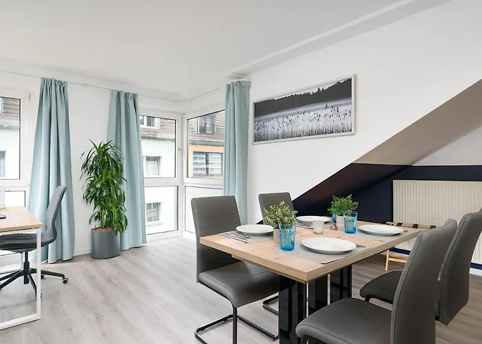 Federnest - Luxus-studio - Kingsize Boxspringbett - Home-office Mit Monitor Und Drucker - 11 Min Hbf * 杜伊斯堡