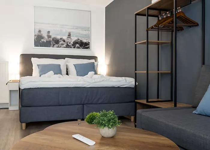 Federnest - Luxus-studio - Kingsize Boxspringbett - Home-office Mit Monitor Und Drucker - 11 Min Hbf *