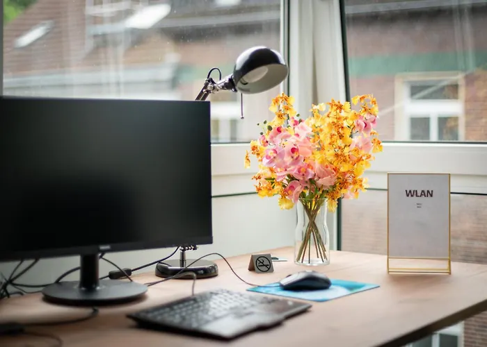 Federnest - Luxus-studio - Kingsize Boxspringbett - Home-office Mit Monitor Und Drucker - 11 Min Hbf *